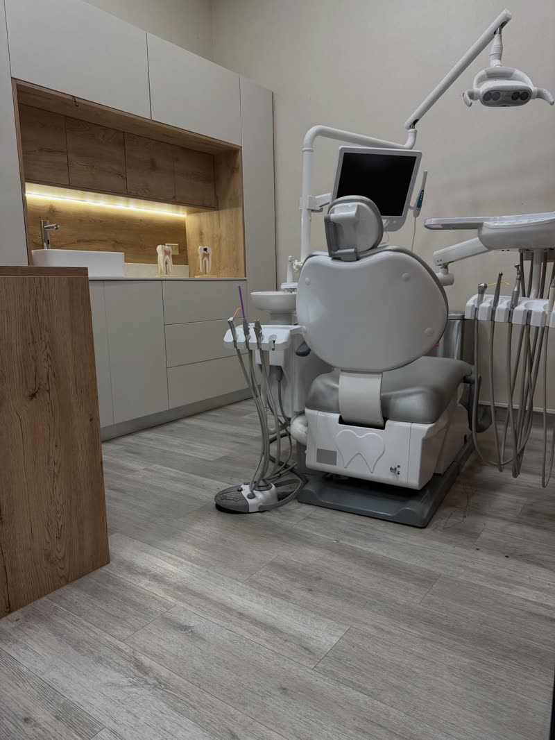 Consultorio de Panamá Sonríe con sillón dental y tecnología de punta